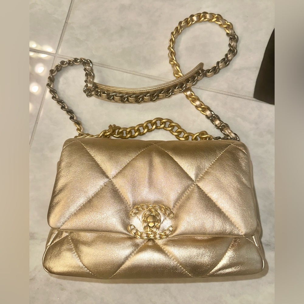Chanel Quilted Lambskin Chanel 19 Medium Flap Bag Gold Leather crossbody handbag